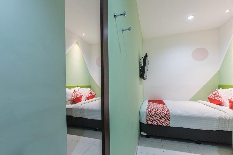 Ichiza Room Redpartner Джакарта Екстериор снимка